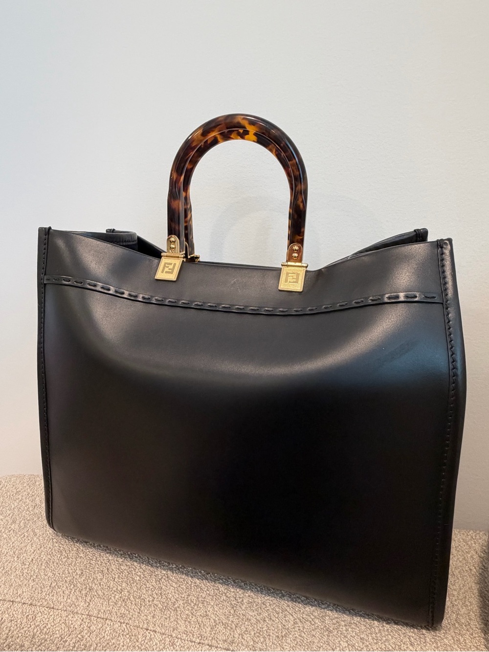 Medium Fendi Sunshine Tote with Tortoiseshell Handles Black Leather - Picture 2 of 14